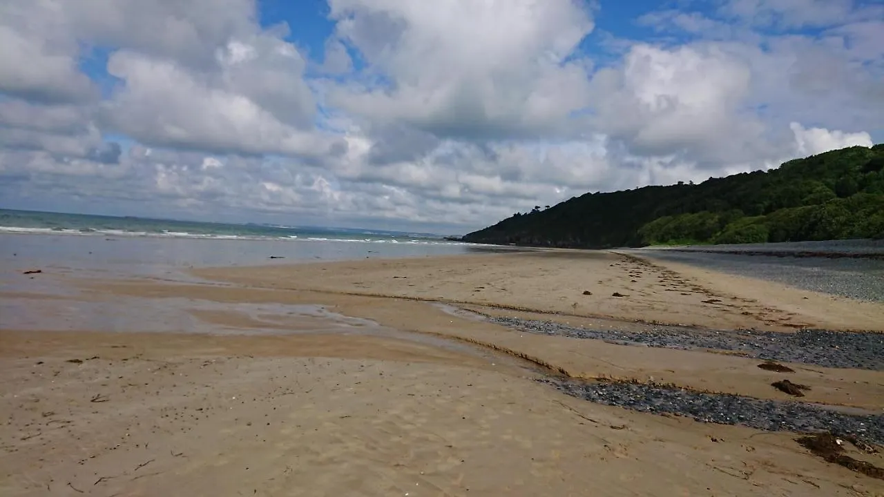 PlérinAu Calme Sur Le Port De Plaisance Et Le Gr34アパートメント Plérin